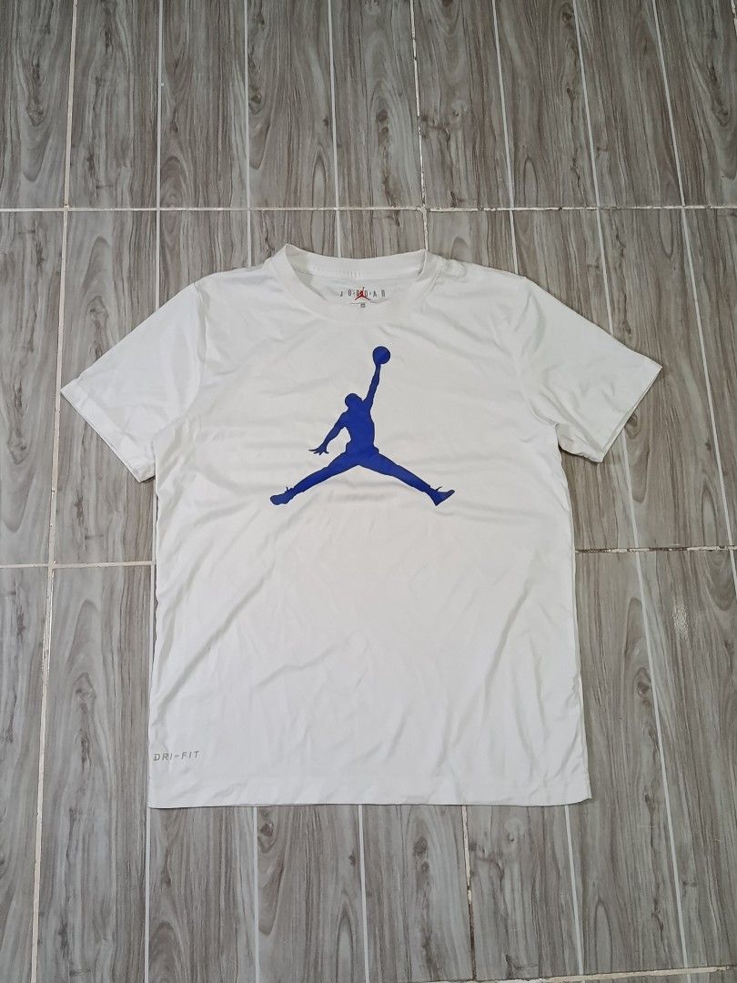 JORDAN DRIFIT TSHIRT (freeshipping) (Category: Activewear) located in Quezon City. Submitted by gyl-stop (Listing ID 1466511977, Image 1). Description: free shipping 18 x 23.5 very good condi cr: 9.5/10 issue: dot stain and small ballpen stain pero di halata.