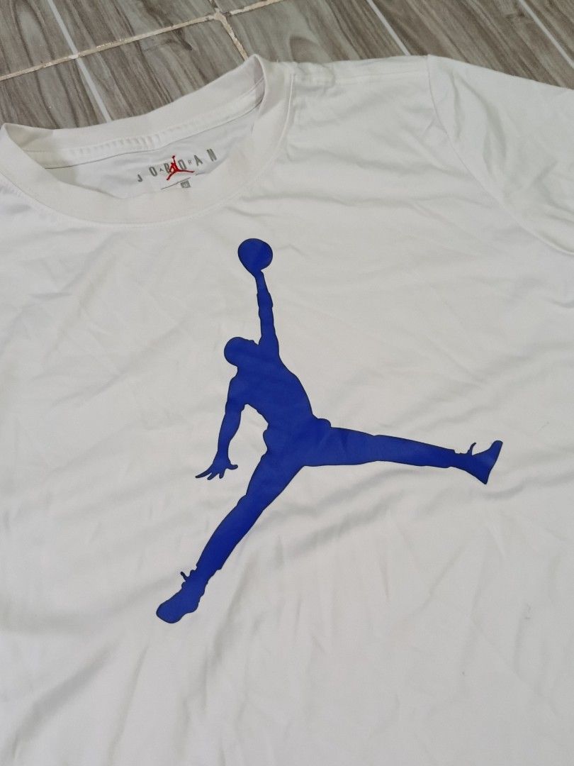 JORDAN DRIFIT TSHIRT (freeshipping) (Category: Activewear) located in Quezon City. Submitted by gyl-stop (Listing ID 1466511977, Image 2). Description: free shipping 18 x 23.5 very good condi cr: 9.5/10 issue: dot stain and small ballpen stain pero di halata.