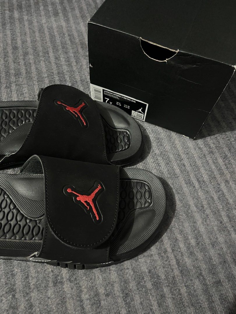 JORDAN HYDRO 5 METALLIC (Category: Slippers & Slides) located in Manila. Submitted by gotstar (Listing ID 1466422351, Image 2). Description: JORDAN HYDRO 5 METALLIC SIZE 7Y USED ONCE ₱2700 PASAY AREA.