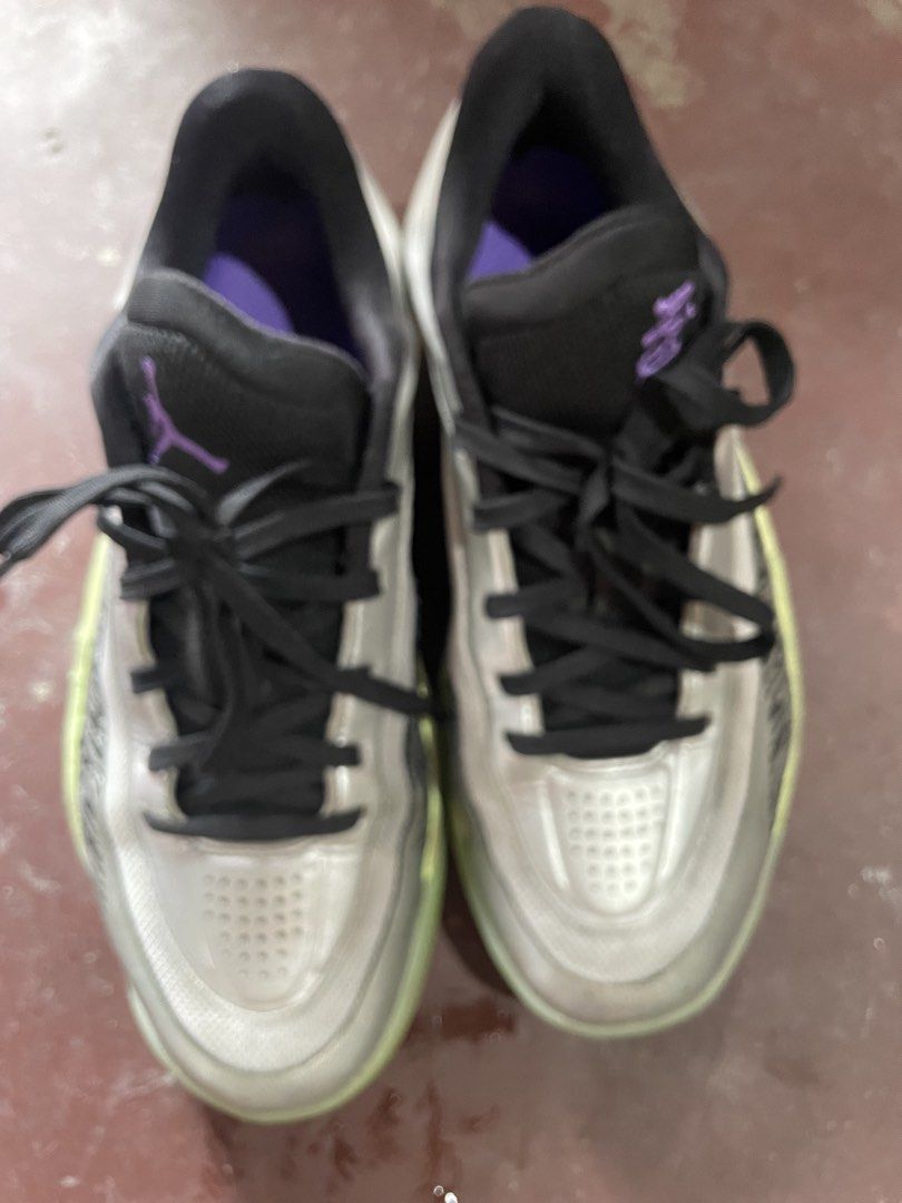 Jordan Zion 4 Pf (Category: Sneakers) located in Manila. Submitted by jcmo12111906632 (Listing ID 1466392456, Image 2). Description: ZION 4 Pf with box Size 8 4 na beses lng napang laro Rfs nakatambak nalang Sampaloc manila location Pick up or grab express.