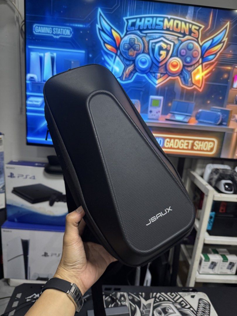 JSAUX Shoulder Sling Bag With Hard Front Shell Compatible with: Steamdeck, Rog Ally, Nintendo Switch (Category: Cases & Covers) located in Valenzuela. Submitted by chrismon25 (Listing ID 1466443621, Image 1). Description: JSAUX Shoulder Sling Bag With Hard Front Shell Compatible with: Steamdeck, Rog Ally, Nintendo Switch P1,100 only👌🏻 (Original Price P1,990) Slightly Used No Damage Location: Valenzuela.