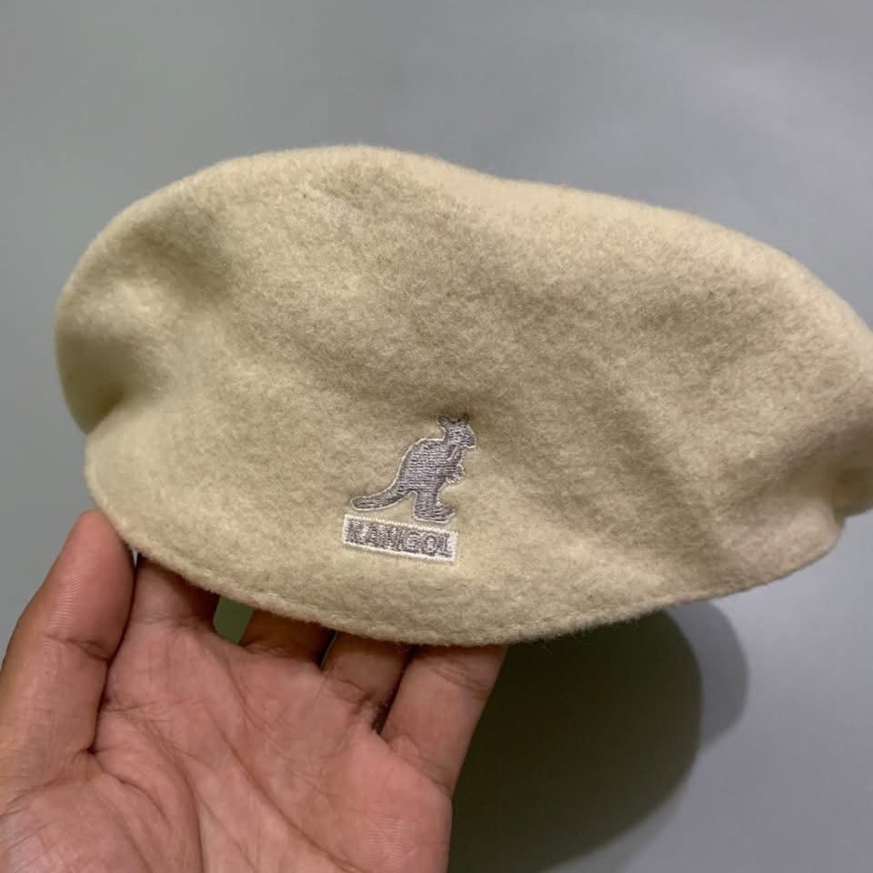 KANGOL BERET CAP (Category: Caps & Hats) located in Puerto Princesa. Submitted by kelvinfabr75674 (Listing ID 1466403530, Image 3). Description: KANGOL BERET CAP Size S Authentic✅ Color: Cream NO ISSUE EXCELLENT CONDITION Color rate 9.5📌 Pm to purchase📩.