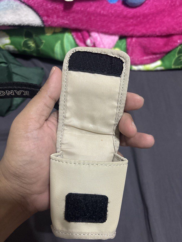 Kangol Case (Category: Cases & Sleeves) located in Cavite. Submitted by owsssss (Listing ID 1466469293, Image 3). Description: Need wash lang Pwedeng lagayan ng airpods, earphone Or charger.