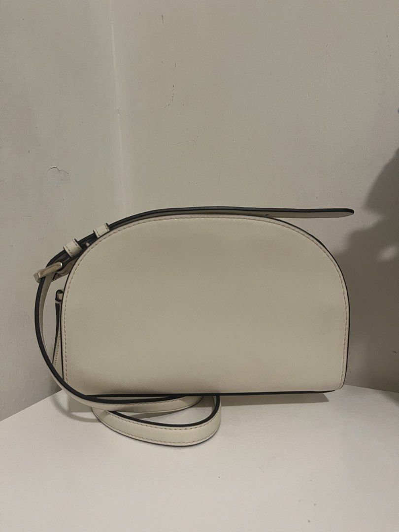 Kate Spade Perry Dome (Category: Cross-body Bags) located in Manila. Submitted by irish_closet (Listing ID 1466481512, Image 2). Description: - Saffiano leather - Bought in Japan, Authentic Item w/ tag - No issues .