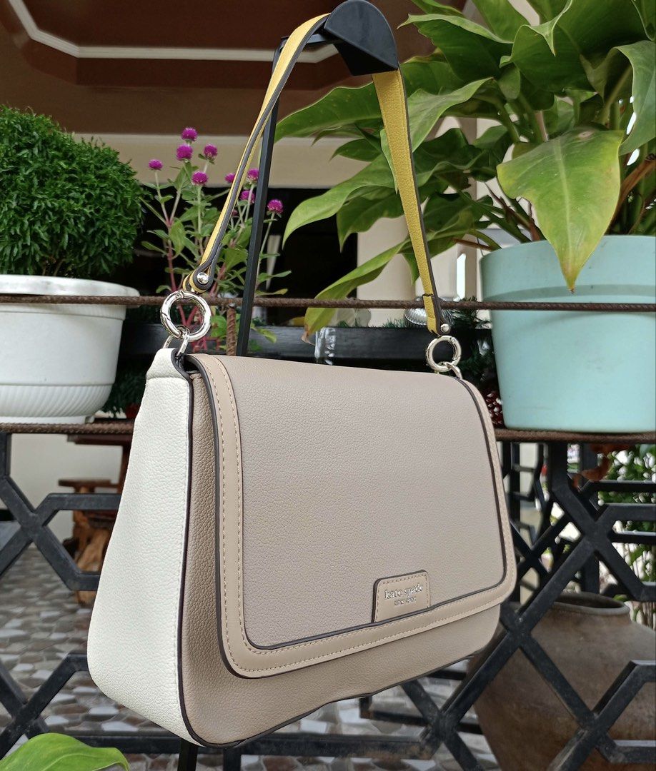 Kate Spade Hudson Convertible bag with sling (Category: Cross-body Bags) located in Barugo. Submitted by green.trendsetter (Listing ID 1466461472, Image 2). Description: PRELOVED FINDS FROM JAPAN PLEASE READ BEFORE PURCHASING • PRELOVED MEANS PRELOVED. Each piece has been previously loved and may naturally have signs of use such as creasing, scratches, stains, discoloration, or other imperfections. Kindly manage your expectations accordingly. • A