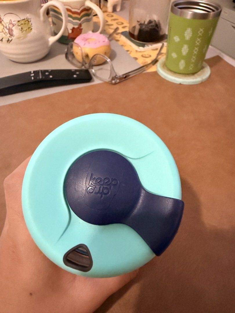 KeepCup Glass Reusable Coffee Cup 12oz / 340ml (Category: Water Bottles & Tumblers) located in Mandaluyong City. Submitted by ohayouclub (Listing ID 1466381817, Image 2). Description: - Authentic KeepCup glass reusable cup - Size: 12oz / 340ml (ideal for daily coffee or tea) - Clear tempered glass body with comfortable feel - Colorway: Mint green lid, dark blue plug, and bright blue silicone grip.