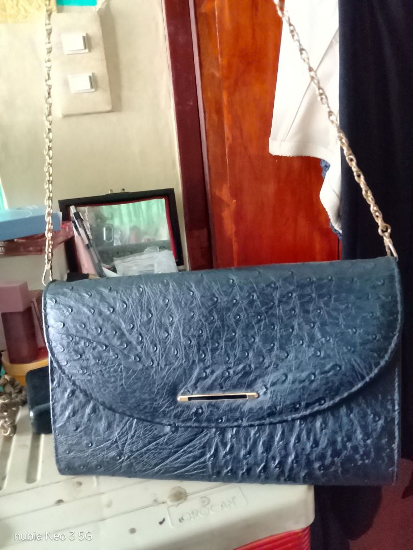 Kili bag (Category: Tote Bags) located in Trece Martires City. Submitted by sulit_buys (Listing ID 1466402597, Image 2). Description: Japan kili bag Unbranded No sira just sign of use.