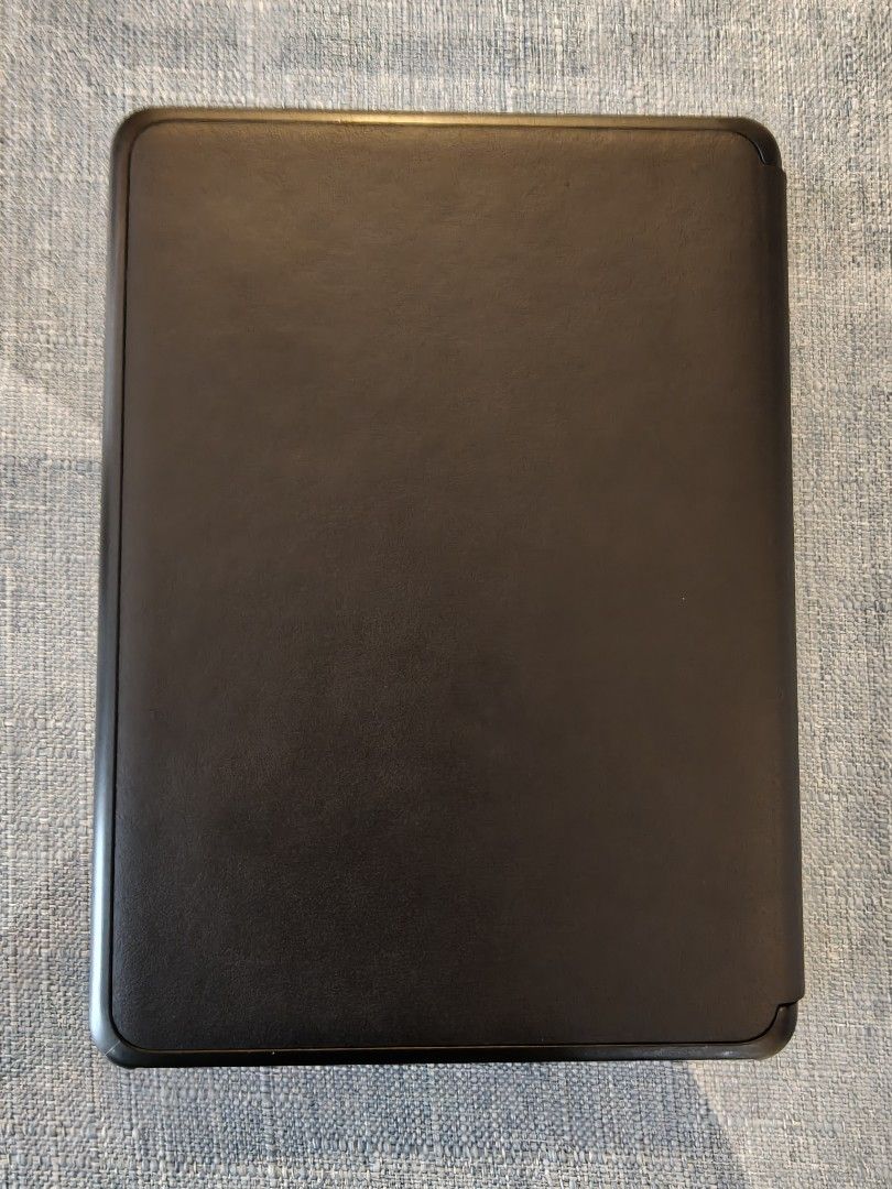 Kindle Paperwhite 12th Gen Case (Category: Other Accessories) located in Pasig City. Submitted by phonefanatic (Listing ID 1466381978, Image 3). Description: Original Kindle Paperwhite 12th Gen Case or Cover This is just a cover and no Kindle is included.
