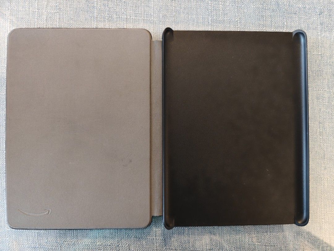 Kindle Paperwhite 12th Gen Case (Category: Other Accessories) located in Pasig City. Submitted by phonefanatic (Listing ID 1466381978, Image 2). Description: Original Kindle Paperwhite 12th Gen Case or Cover This is just a cover and no Kindle is included.