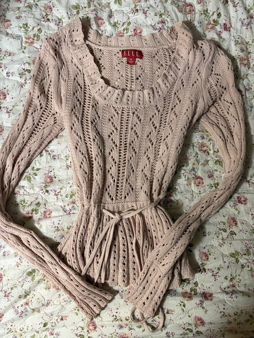 Knitted ELLE Top (Category: Longsleeves) located in Muntinlupa City. Submitted by herellas0504 (Listing ID 1466508242, Image 1). Description: ELLE Knitted Top Mine: ₱50 —————— no issue! good as new xs-small SALE!.