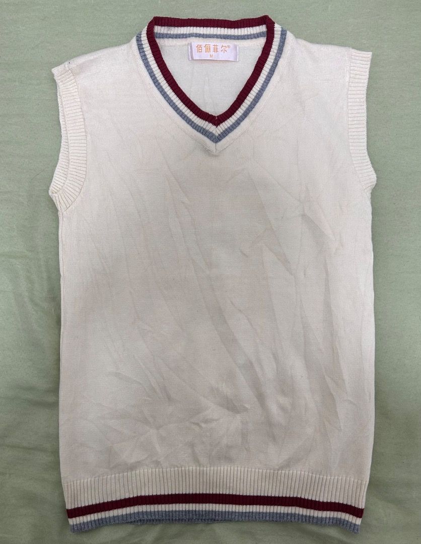 Knitted Vest Top (Category: Others Tops) located in Manila. Submitted by shoptasticfinds (Listing ID 1466372536, Image 2). Description: 300 pesos take all.