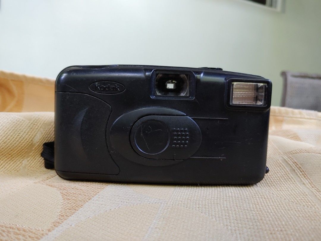 Kodak KB10 Film Camera (Category: Cameras) located in Paranaque City. Submitted by AgentSnapCameras (Listing ID 1466562780, Image 2). Description: Great working condition 100% working Flash working Runs on AA batteries for the flash Chat for more pics/videos of the camera.
