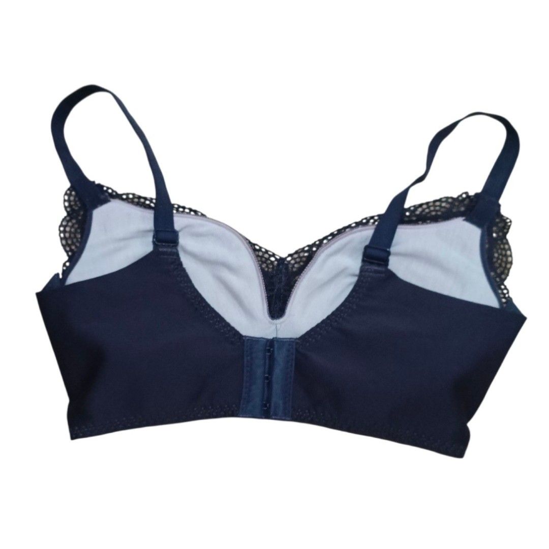 🌸Lace Padded Bra (Size 34/75) -19 (Category: Undergarments & Loungewear) located in Santa Cruz. Submitted by gie_thrift_shop (Listing ID 1466490232, Image 3). Description: 🌸Lace Padded Bra (Size 34/75) 🪻Elegant and comfortable lace bra in deep navy blue. Lightly padded cups for natural shape and support 🪻Adjustable straps and hook-back closure for a perfect fit. ✨ Features: 📏Size: 34/75 🎨 Color: Gray 🤍Soft inner lining for comfort 🤍Beauti