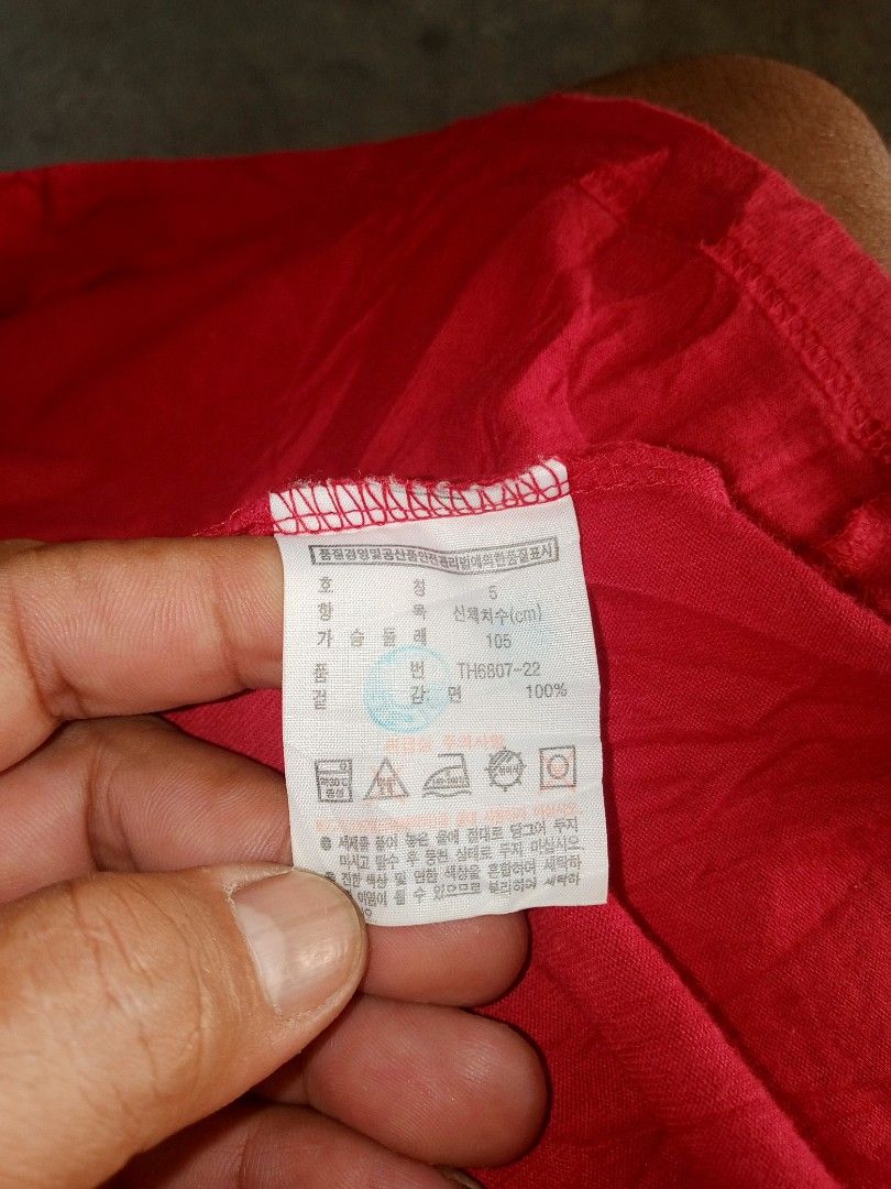 Lacoste Tee (Category: Activewear) located in Guihulngan. Submitted by johnjohndripgoods (Listing ID 1466367220, Image 3). Description: LACOSTE DIMES: 21x28 VERY GOOD CONDITION 9.5/10 COLOR RATE NEEDS WASH ISSUE: CRACK/HAIRLINES SA LOGO DM OPEN FOR VC.