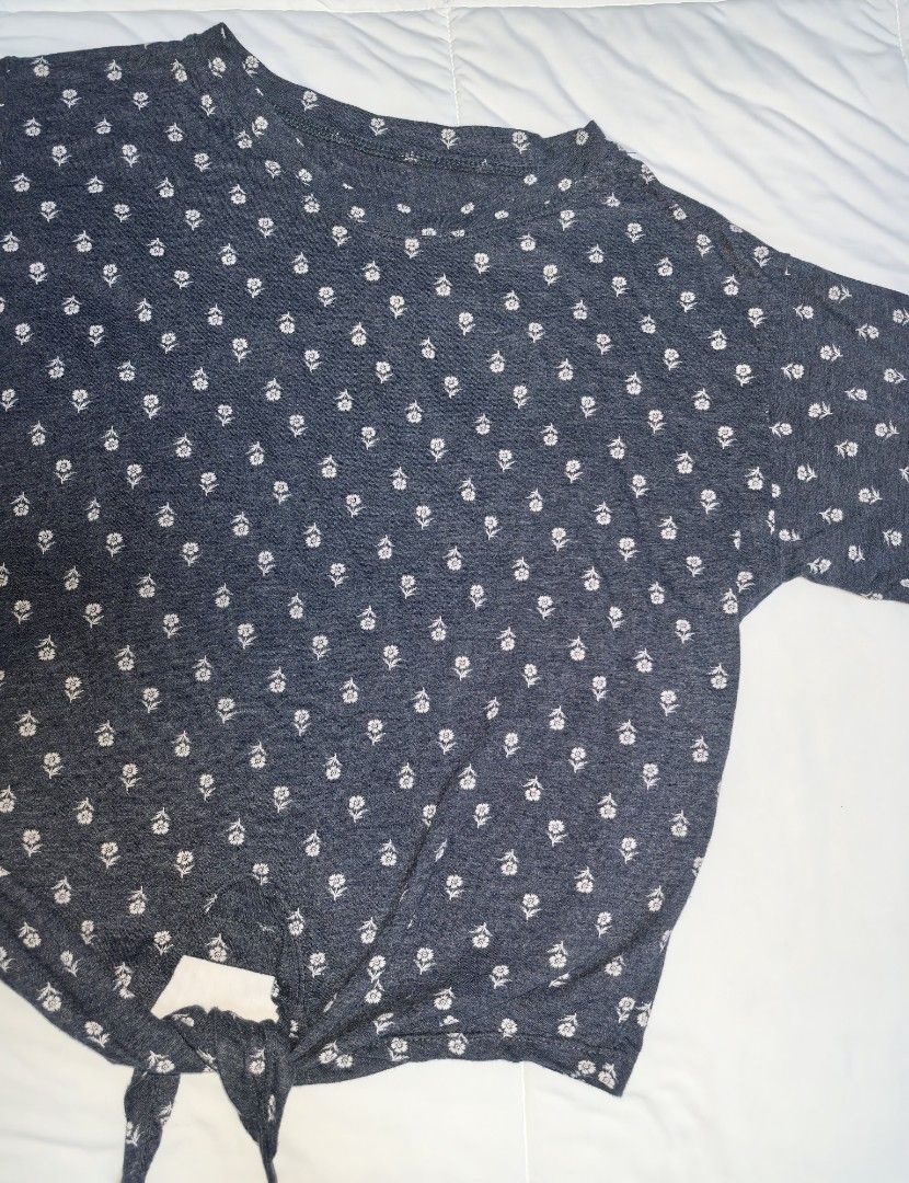 Ladies Top Medium (Category: Blouses) located in Naga. Submitted by princessta62477 (Listing ID 1466454151, Image 2). Description: .