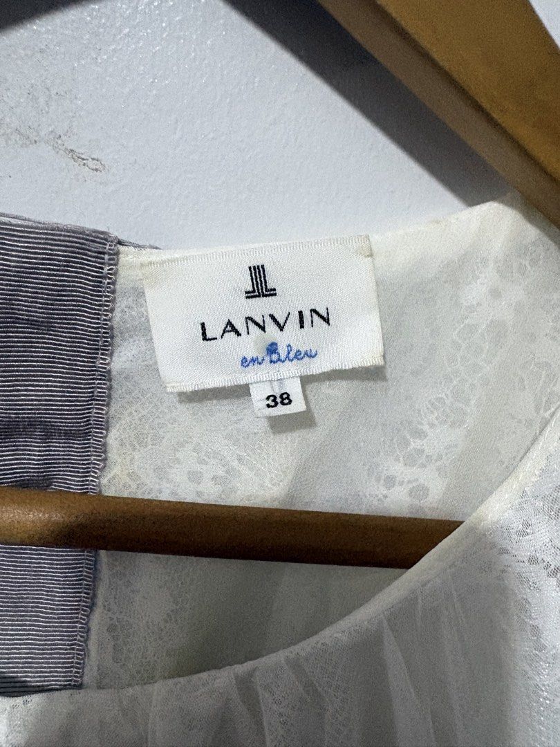 Lanvin Ribon Sleeveless Blouse (Category: Sleeveless) located in Makati City. Submitted by ThriftedGoods (Listing ID 1466403303, Image 3). Description: Feel free to ask for more detailed photos In excellent condition No issues Length-23 Width-19.