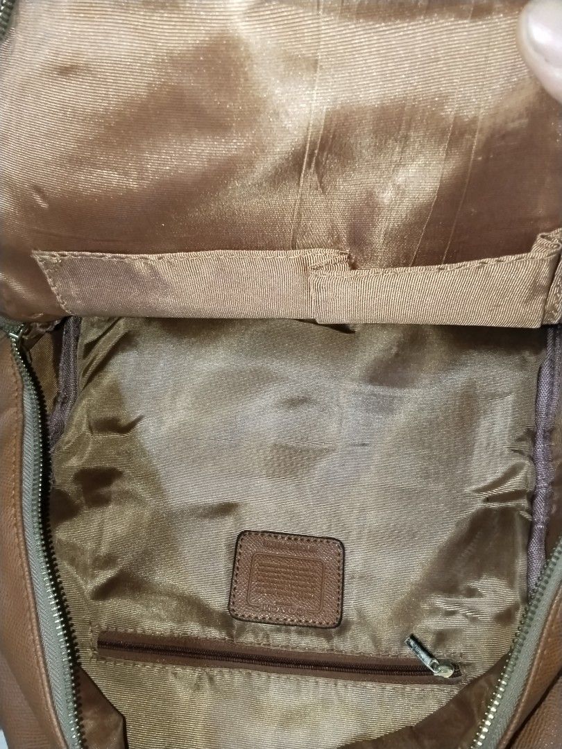 Large Coach backpack (Category: Backpacks) located in Cavite. Submitted by bagssection04 (Listing ID 1466365835, Image 2). Description: large coach backpack malaki at malinis issue may patches sa side nya nearly notice.