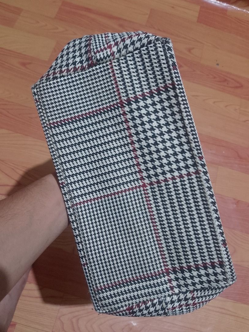 Lauren Ralph Lauren Houndstooth Pattern Tote Bag (Category: Tote Bags) located in Cavite. Submitted by marvzclothing (Listing ID 1466428407, Image 3). Description: - Brand: Lauren Ralph Lauren - Pattern: Classic black and white houndstooth with stylish red accent lines - Material/Trim: Premium dark leather dual top handles and matching trim - Hardware: Gold-tone metal front logo plate and branded zipper pull - Closure: Secure top zipper closure -