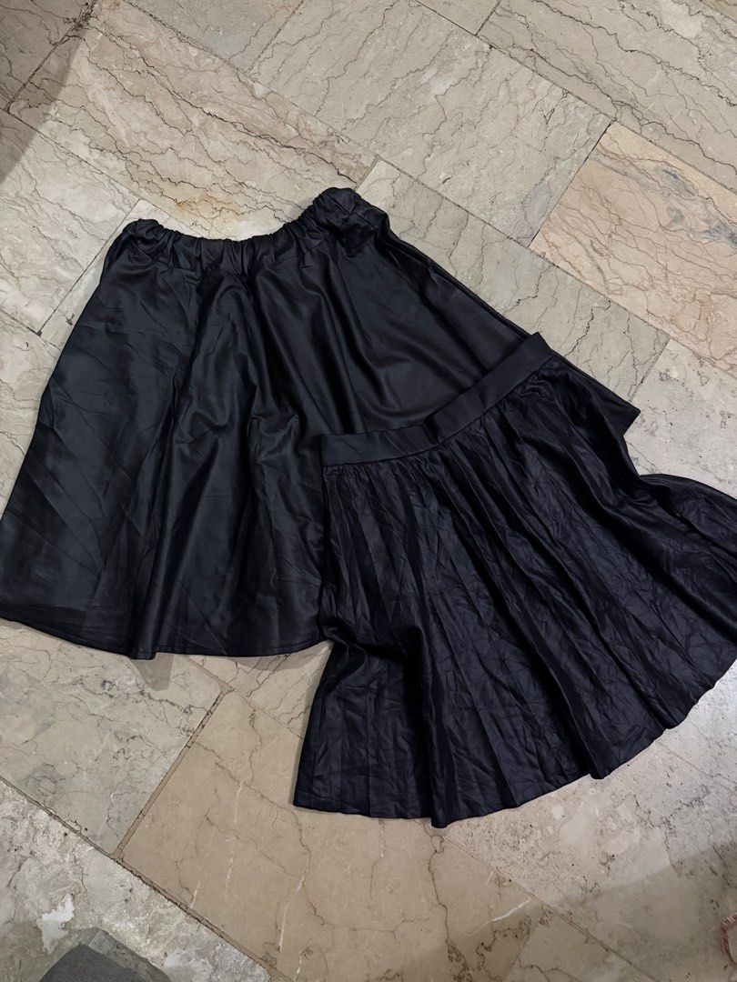 LEATHER SKIRTS (Category: Skirts) located in Quezon City. Submitted by patty_3. (Listing ID 1466475315, Image 1). Description: 🌸🧡 4Xs Thrift Finds 🧡🌸 Check out my reviews & legitimacy from this account and on Facebook — shop with confidence! 💯✨ 🛍️ Excellent Used Condition (EUC) pieces you’ll love 💕 💸 Prices start at just ₱50 and nothing above ₱500! 🌸 Affordable fashion, guaranteed quality 🌸 👉 Shop smart, shop THRIFT! 🧡🌸.