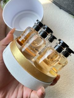 (Category: ) located in . Submitted by sell0ra_fashion (Listing ID 1466537564, Image 1). Description: .