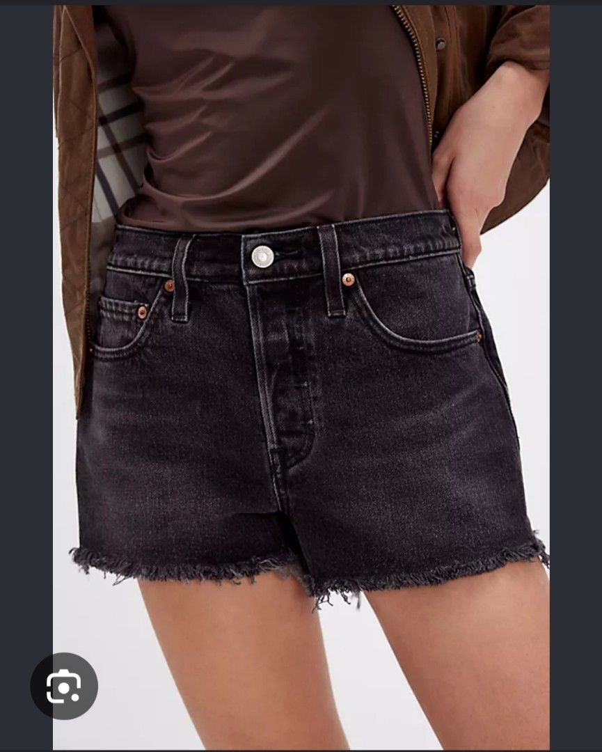 Levi's (Category: Shorts) located in Baler. Submitted by jaydeebaltazar (Listing ID 1466362615, Image 3). Description: may minimal faded pero ganda pa nito personal madam size: 26 on tag fit sa 28.