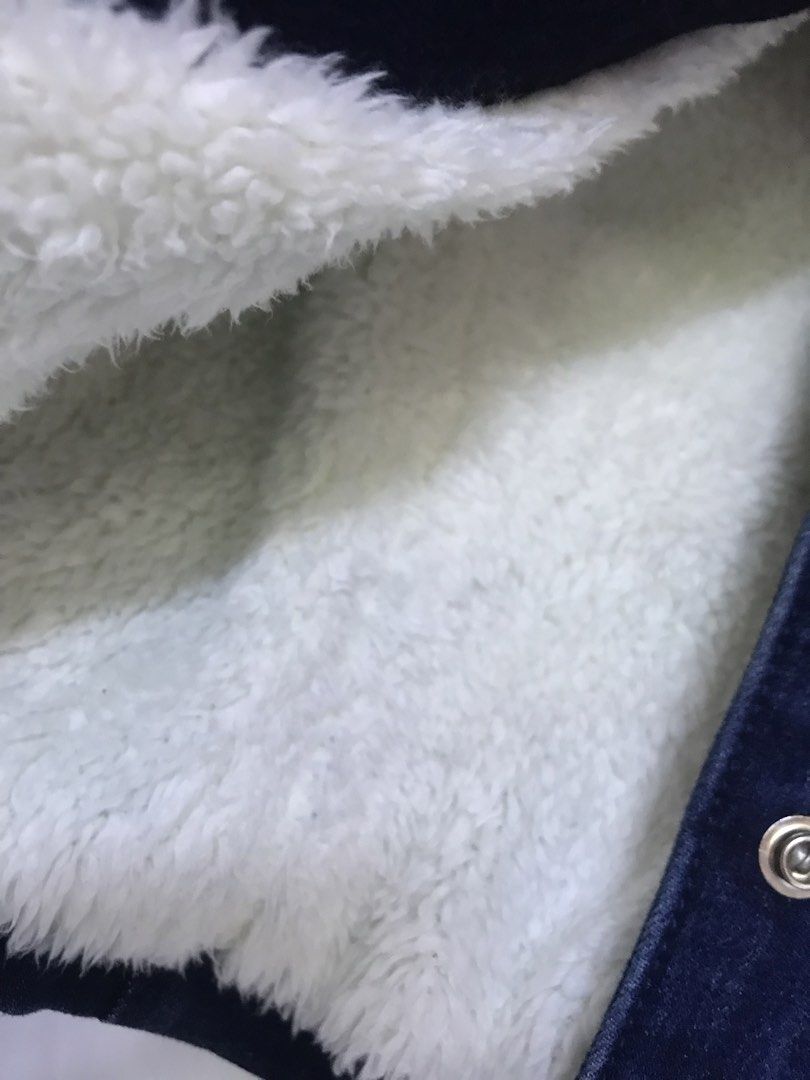 Levi’s (Category: Babies & Kids Fashion) located in Balete No 2. Submitted by troyesybang (Listing ID 1466382778, Image 3). Description: Infants 6-9 months up to 1 yearold baby.