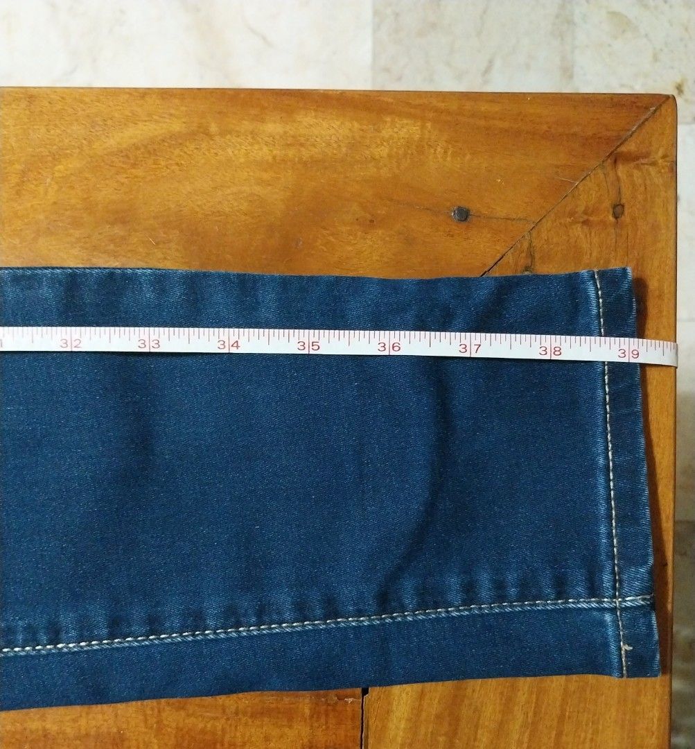 LEVI'S 710 Super Skinny Jeans (Category: Jeans) located in Marikina City. Submitted by positivity.thriftshop (Listing ID 1466459014, Image 2). Description: 💟 LEVI'S 710 Super Skinny Jeans, stretchy, bought in SG, worn once and NO alteration done. 💟 Size 31 💚 MOP: GCash 🚚 Delivery Options: LBC or J&T only ( SF c/o buyer) 👎 NO Cancellation, return or exchange.