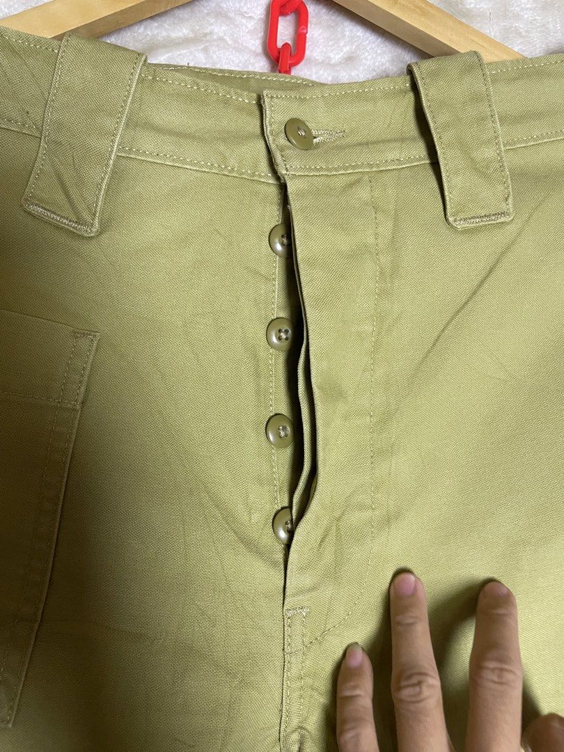 Levis cargo pants (Category: Jeans) located in Molave. Submitted by ikong_thrift07 (Listing ID 1466354963, Image 3). Description: When worn pic last picture 5’7 height for reference .