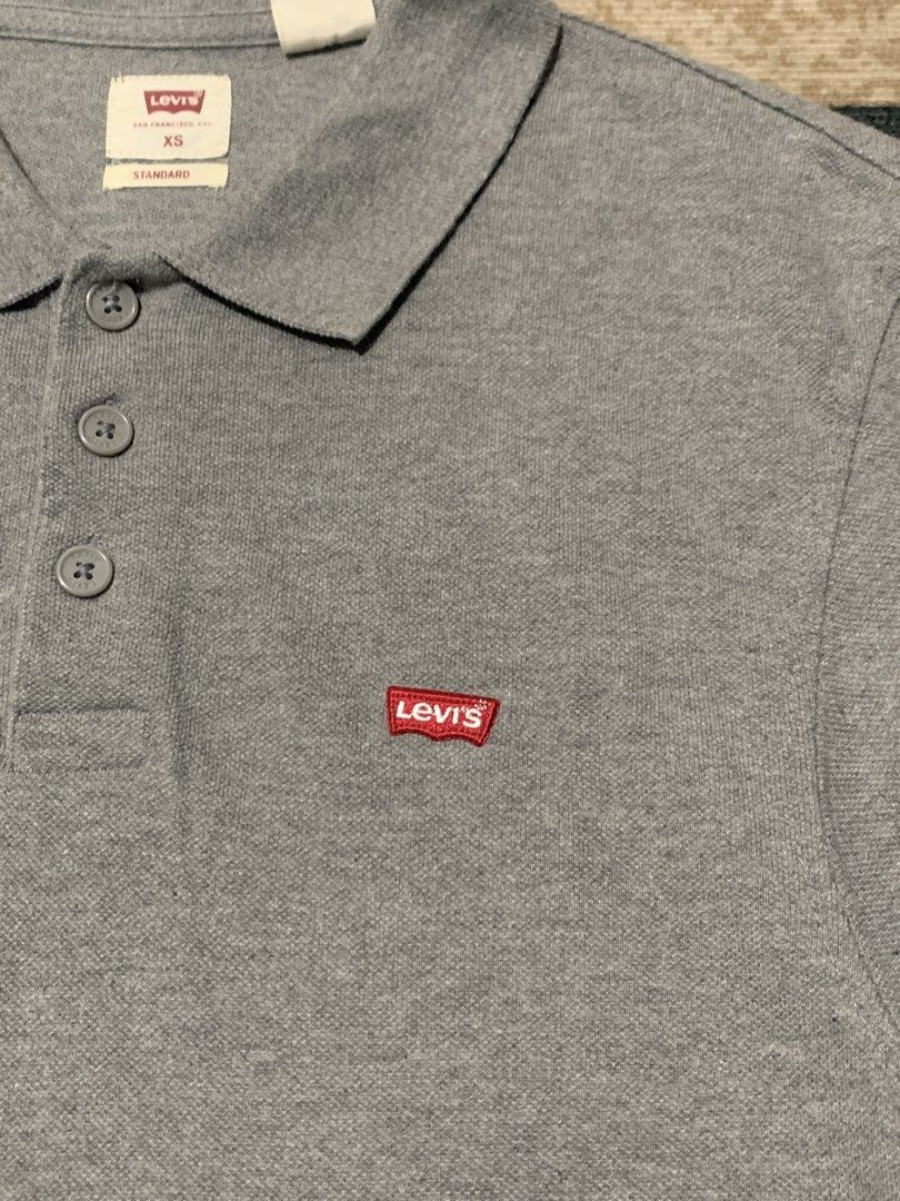 Levi’s polo shirt (Category: Formal Shirts) located in Cebu City. Submitted by thriftsh1t.ph (Listing ID 1466526826, Image 2). Description: W18.5 L27.5.