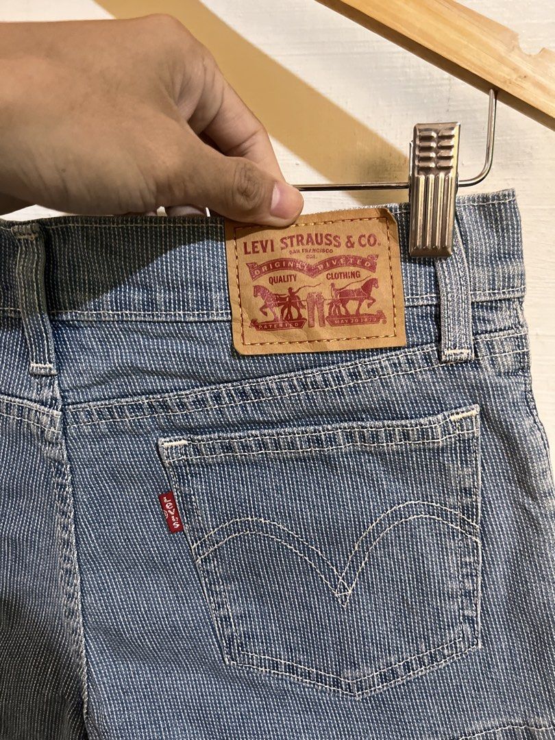 LEVIS SHORT (Category: Activewear) located in Sagay. Submitted by jan_arvene (Listing ID 1466515300, Image 3). Description: 📌 Levi’s for wmns 30 waistline 9 length Good condition and color rate No issues Pm.