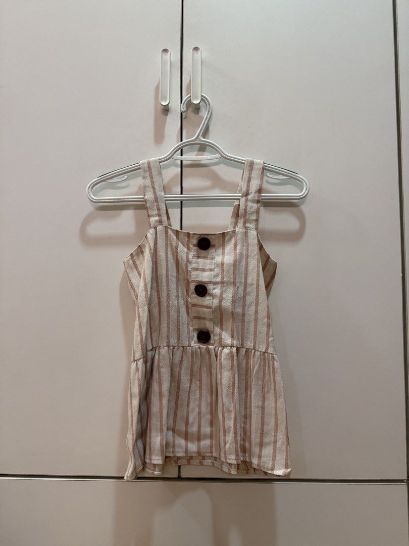 Linen striped top (Category: Sleeveless) located in Quezon City. Submitted by hazpreloved (Listing ID 1466419564, Image 1). Description: Linen striped printed top Bought in a bazaar Free size, best fits XS-S Discounts for bulk orders Tags: shein, mango, pull & bear, h&m, cotton on.