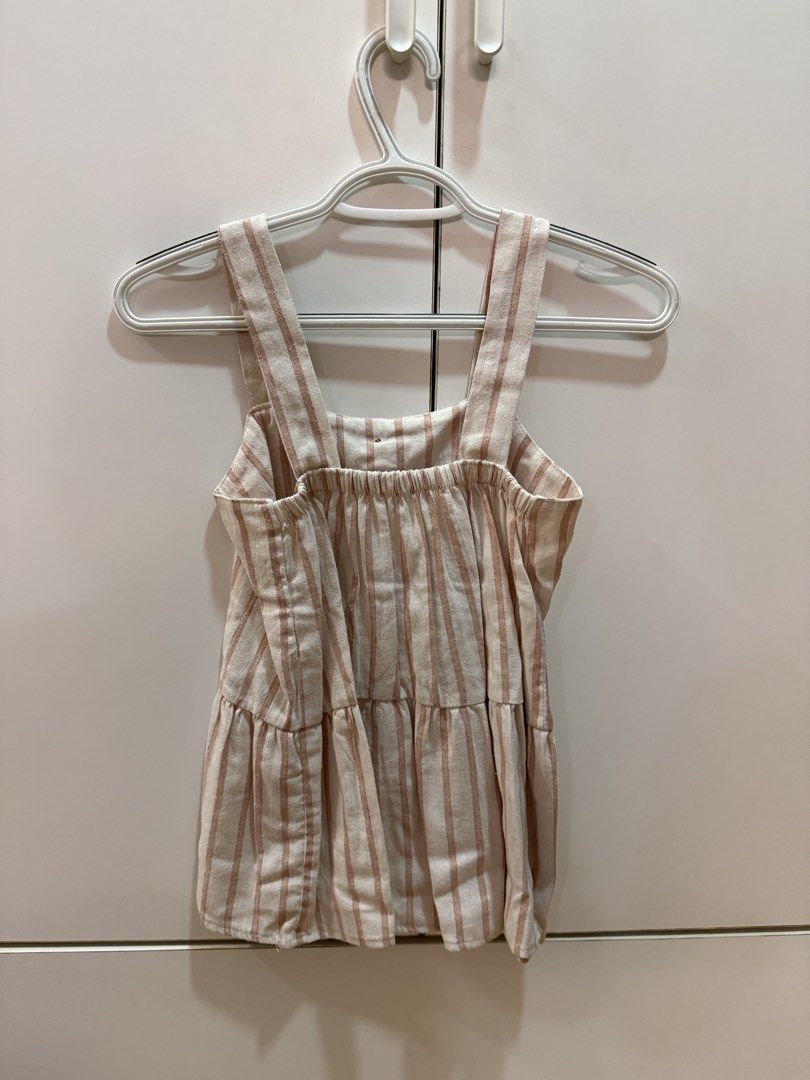 Linen striped top (Category: Sleeveless) located in Quezon City. Submitted by hazpreloved (Listing ID 1466419564, Image 2). Description: Linen striped printed top Bought in a bazaar Free size, best fits XS-S Discounts for bulk orders Tags: shein, mango, pull & bear, h&m, cotton on.