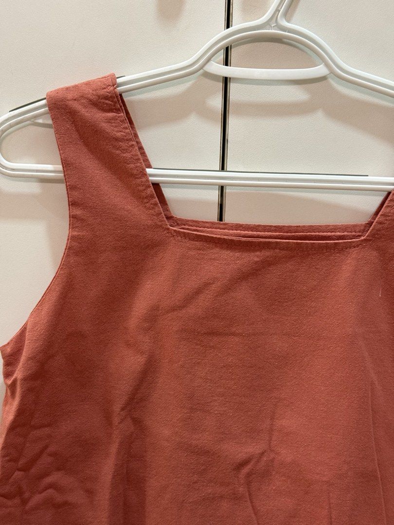 Linen Terracotta sleeveless top (Category: Sleeveless) located in Quezon City. Submitted by hazpreloved (Listing ID 1466425897, Image 2). Description: Linen terracotta sleeveless top Free size, best fits XS-Small Bought in a bazaar Discounts for bulk orders Tags: shein, mango, pull & bear, h&m, cotton on.