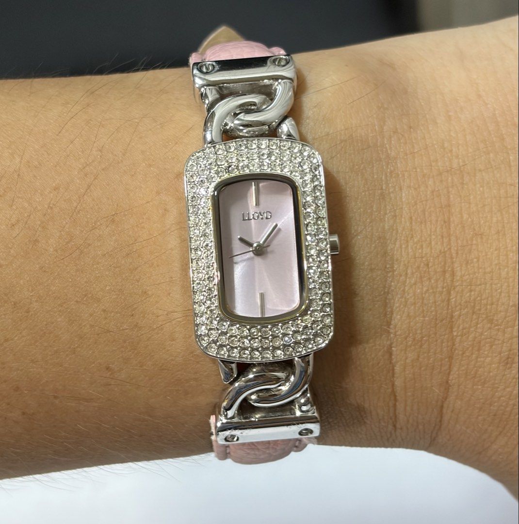 Lloyd Crystal Casual Watch (Category: Women's Watches) located in Quezon City. Submitted by WasalakTwo (Listing ID 1466546546, Image 2). Description: Bought in Japan High quality Good working condition New battery 18mm case Open for delivery nationwide.