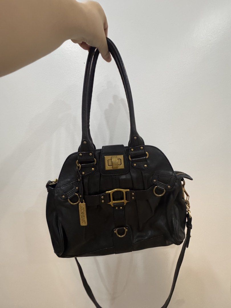 Lockheart Leather Shoulder Bag with Strap-Declutter (Category: Shoulder Bags) located in Mexico. Submitted by hayascentph (Listing ID 1466478904, Image 1). Description: *Declutter *Mode of payment Gcash/Maya Wallet *Delivery Fee to be shouldered by buyer *We ship Nationwide *Courier JNT or LBC cash on delivery, Cash on pick up in nearest LBC branch Need a new scent? Follow my Facebook page for perfume finds! Facebook Page: Haya Scent Carousell: h