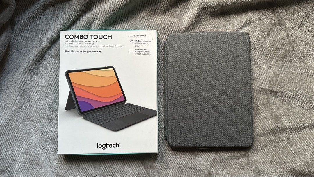 Logitech Combotouch for iPad Air 11-inch (Category: Other Accessories) located in Quezon City. Submitted by __kayela (Listing ID 1466443203, Image 3). Description: - Logitech Combo Touch - keyboard and trackpad are working well, keyboard has backlit keys - compatible devices: iPad Air 5th Gen and 4th Gen - I also tried with iPad Air M4 and it is also compatible! For meetups, you can try it before buying - slightly negotiable only because the prod