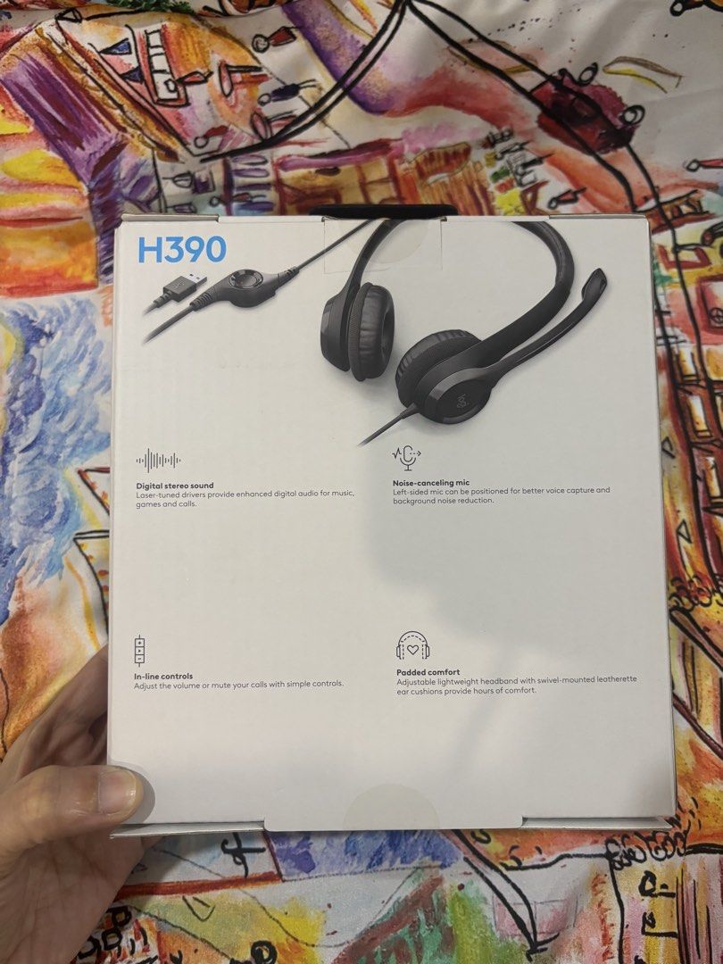 Logitech H390 USB Computer Headset (Category: Headphones & Headsets) located in Makati City. Submitted by melanieala71509 (Listing ID 1466485910, Image 2). Description: Brand New Logitech H390 USB Computer Headset Noise cancelling mic enhanced digital sound Original Price 1,782 Selling Price: 1,500.