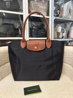 (Category: ) located in . Submitted by roxy_collection634 (Listing ID 1466501988, Image 1). Description: .