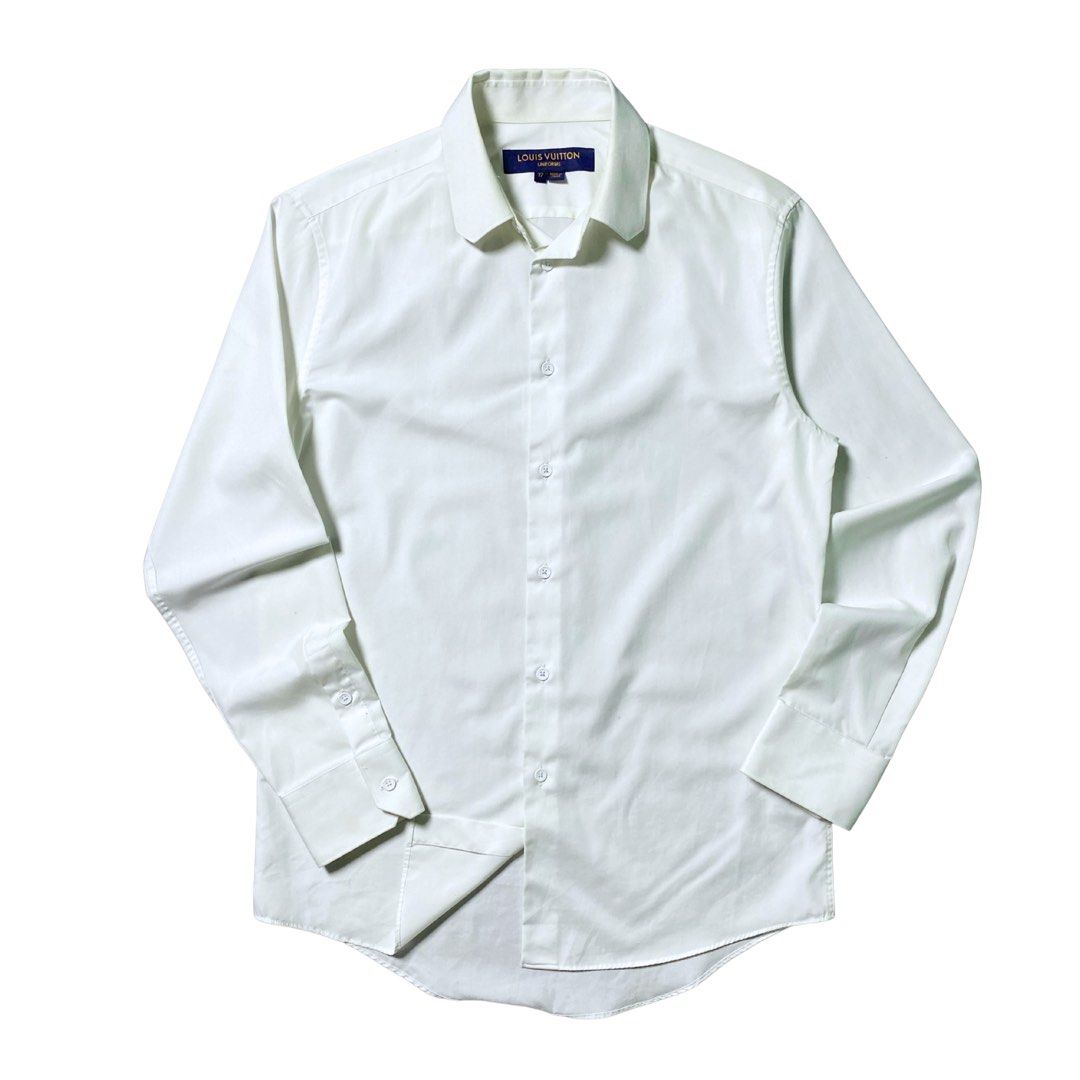 Loui Vitton Uniforms White Button Down Shirt ( As New ) (Category: Luxury Apparel) located in Manila. Submitted by streetplug (Listing ID 1466528555, Image 1). Description: issues | flaws : none ☑️ measurement : 20 x 27 color rate : 10 / 10 🎨 location : las piñas 📍 jnt | lbc | lalamove meetup around las piñas area ‼️.