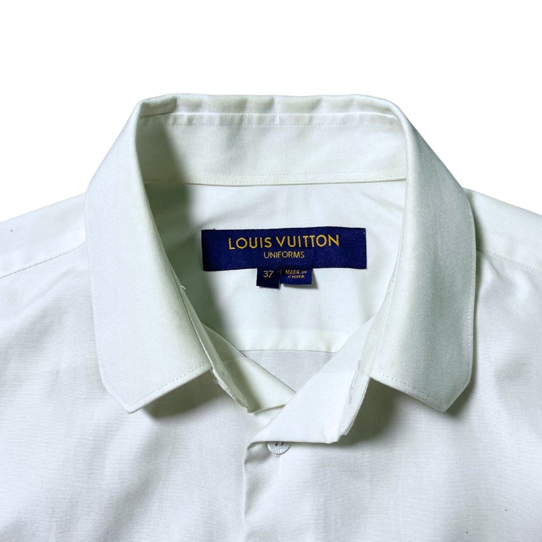 Loui Vitton Uniforms White Button Down Shirt ( As New ) (Category: Luxury Apparel) located in Manila. Submitted by streetplug (Listing ID 1466528555, Image 2). Description: issues | flaws : none ☑️ measurement : 20 x 27 color rate : 10 / 10 🎨 location : las piñas 📍 jnt | lbc | lalamove meetup around las piñas area ‼️.