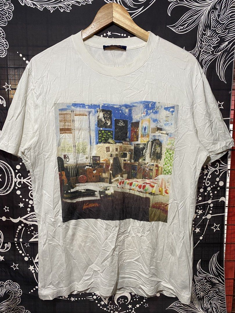Louis vuitton (Category: Tshirts & Polo Shirts ) located in Angeles City. Submitted by reyhermano07 (Listing ID 1466508337, Image 1). Description: Louis vuitton Size. Med Good Condition No Issue.