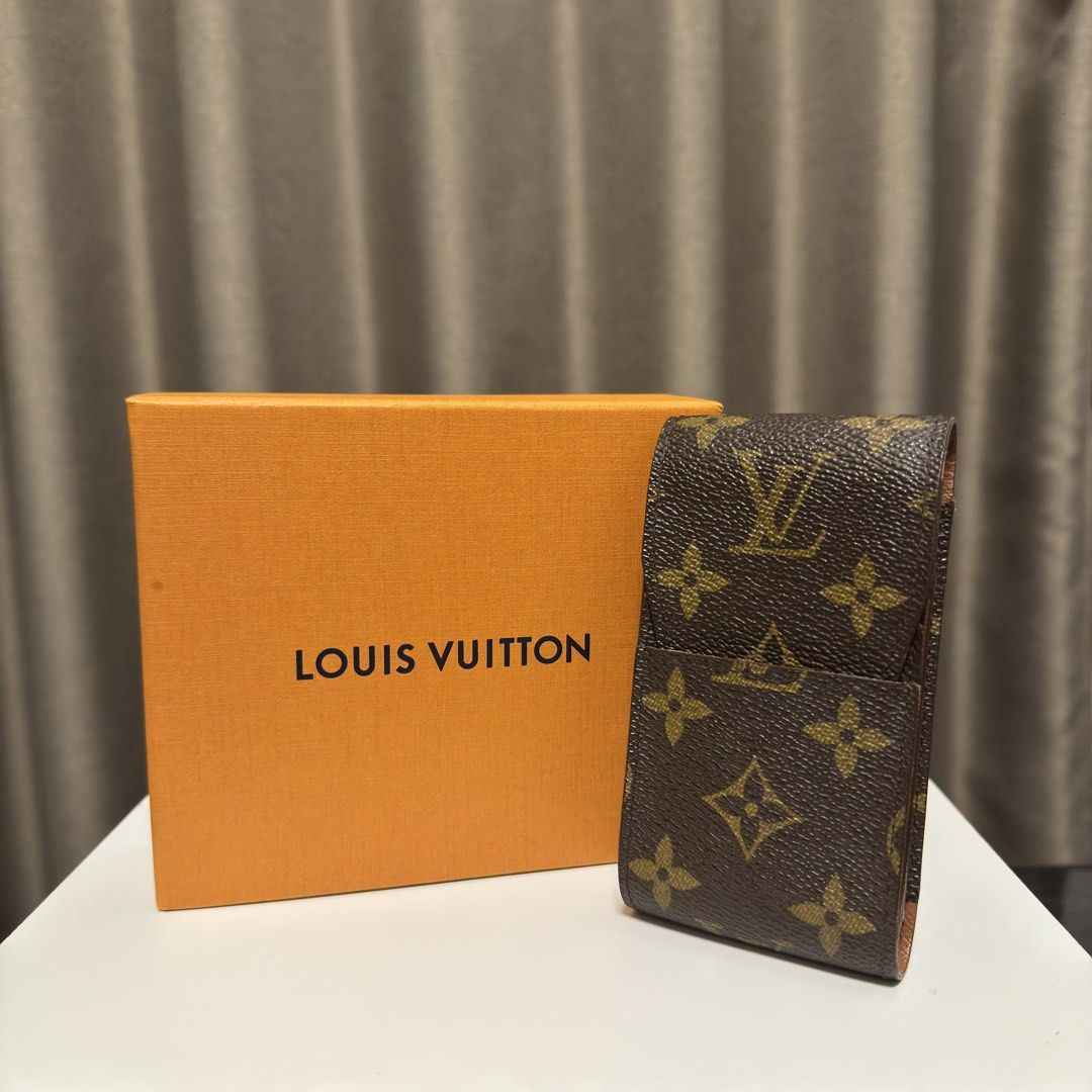 Louis Vuitton Case (Category: Luxury Bags & Wallets) located in Quezon City. Submitted by hintstreet (Listing ID 1466508398, Image 1). Description: It’s cigaret case but you can put cards and gawing cardholder .