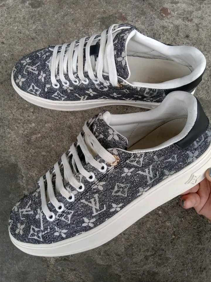 Louis Vuitton LV denim sneakers (Category: Sneakers) located in Koronadal. Submitted by joeannmahi28609 (Listing ID 1466471998, Image 3). Description: Louis Vuitton LV denim sneakers made in Italy size eur 40 for men only in excellent condition ukay source wow ganda nito denim mga boss sino bet nito mine nyo na.