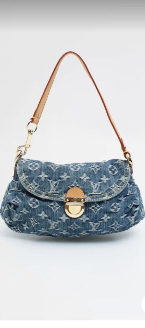 Louis Vuitton Monogram Denim Shoulder Bag (Category: Shoulder Bags) located in Bacacay. Submitted by jpbellen80790 (Listing ID 1466537002, Image 1). Description: Kilikili bag LV pleaty Excellent used condition Coded Hard to source Nego No flaws.