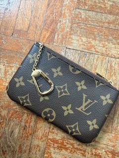 (Category: ) located in . Submitted by shoppingqueennn (Listing ID 1466394062, Image 1). Description: .