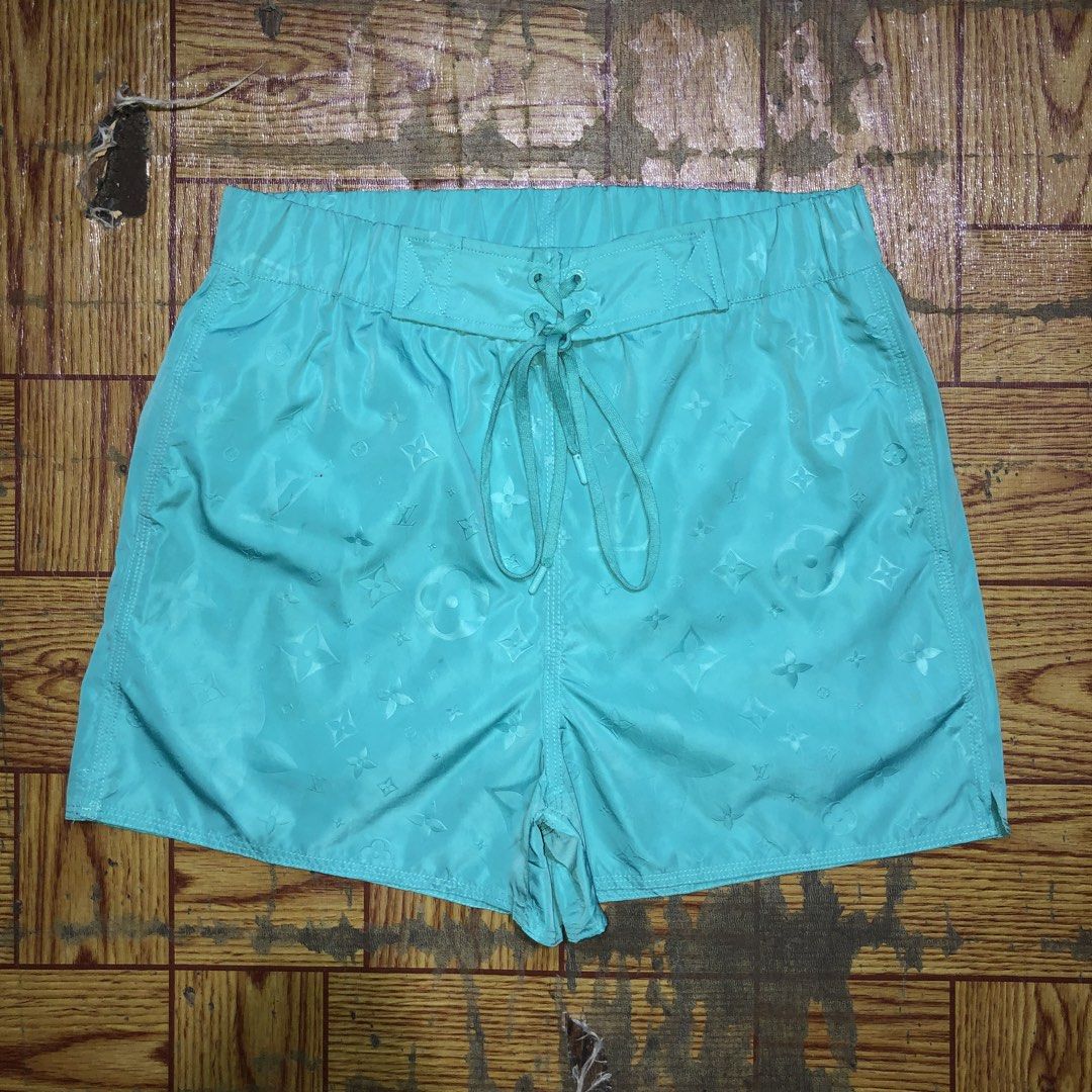 LOUIS VUITTON MONOGRAM SHORT (Category: Luxury Apparel) located in Dasmarinas. Submitted by corenyxmessy_3rd_account (Listing ID 1466529270, Image 1). Description: waist - 29 to 32 length - 14.5.