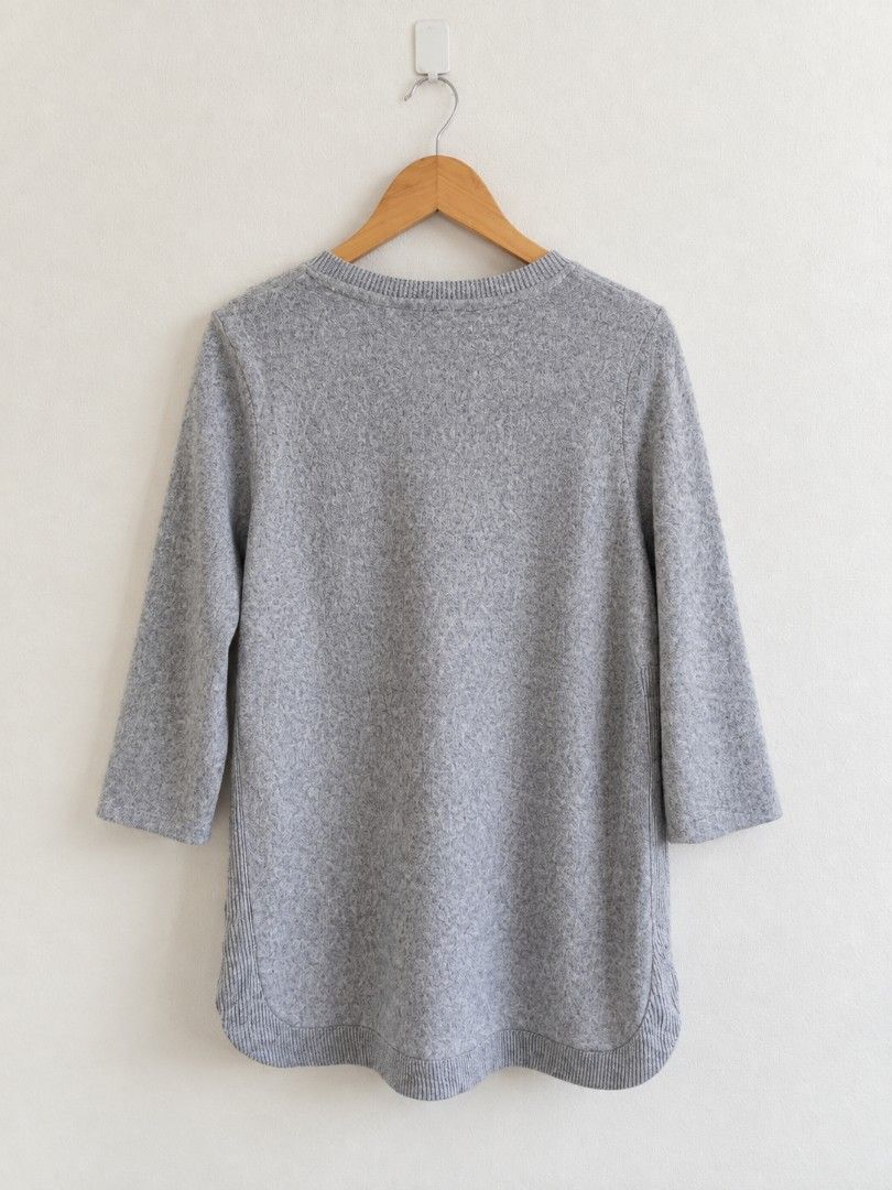 FREE with PURCHASE (Category: Longsleeves) located in Manila. Submitted by maxinesotto (Listing ID 1466478923, Image 2). Description: SIZE: large on tag.