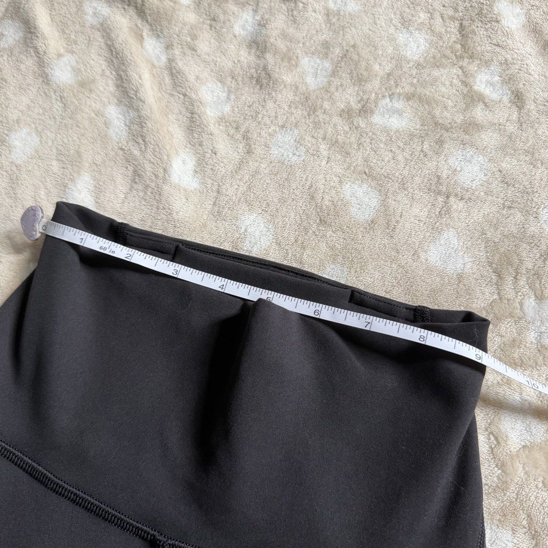 Lululemon (Category: Activewear) located in Manila. Submitted by shefindshope (Listing ID 1466450109, Image 3). Description: .