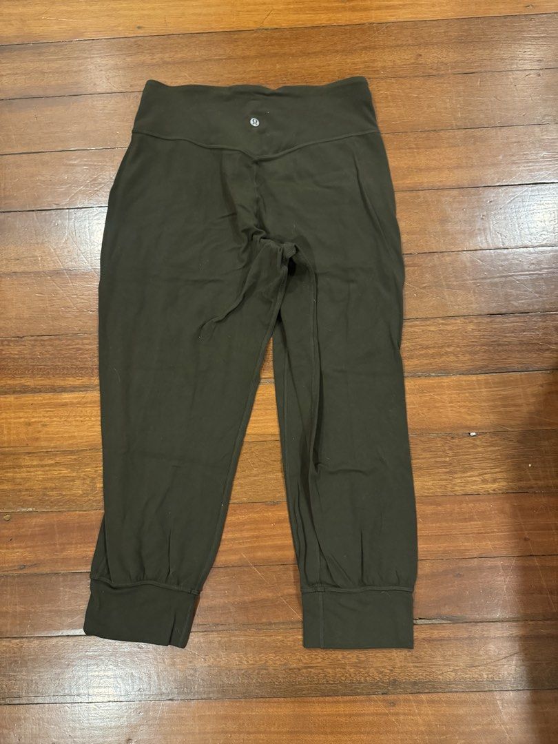 Lululemon Align Jogger Cropped Size 8 Dark Green (Category: Activewear) located in Quezon City. Submitted by charlieschamps (Listing ID 1466482357, Image 2). Description: RFS: No longer doing yoga and pilates Size 8 Minor piling in crotch area Inseam length is 23 inches Buttery fabric Payment via Gcash J&T shipping c/o buyer.