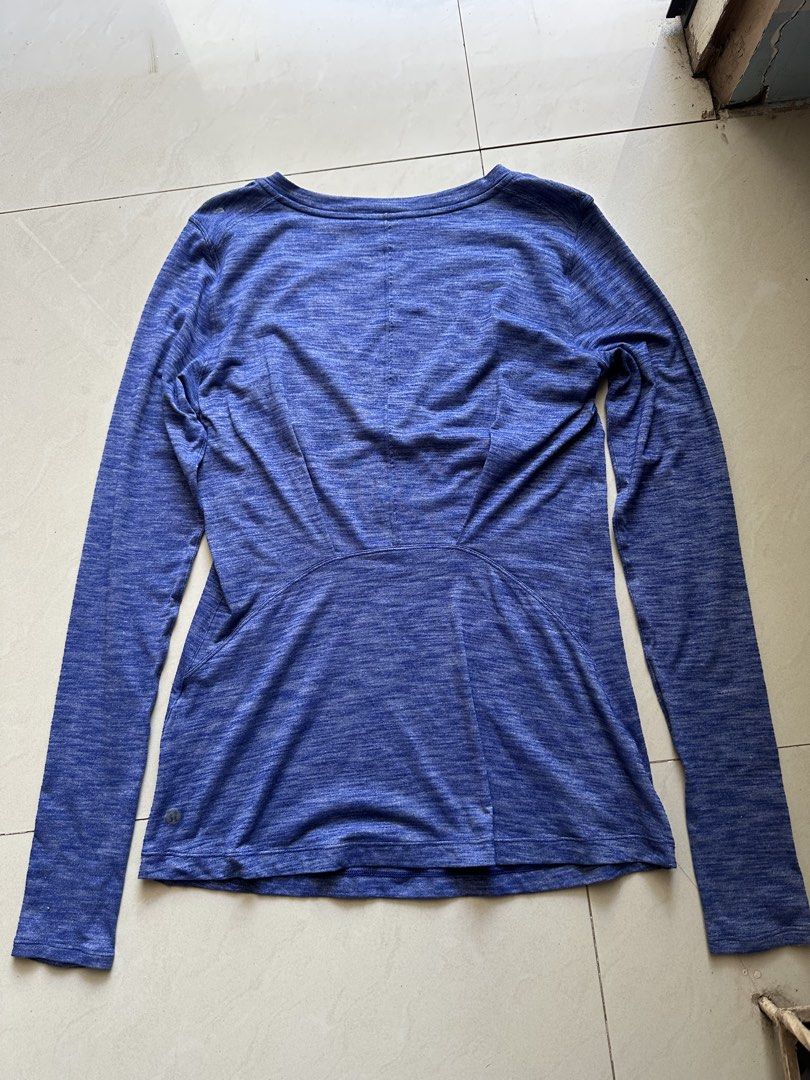 Lululemon &go Everywhere Long Sleeve size 6 (Category: Longsleeves) located in Rosales. Submitted by dariang22 (Listing ID 1466372625, Image 3). Description: 6 on removed tag.